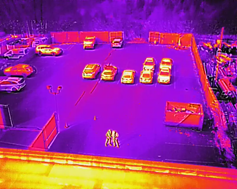 Vue thermique par drone d'un site commercial en Outaouais
